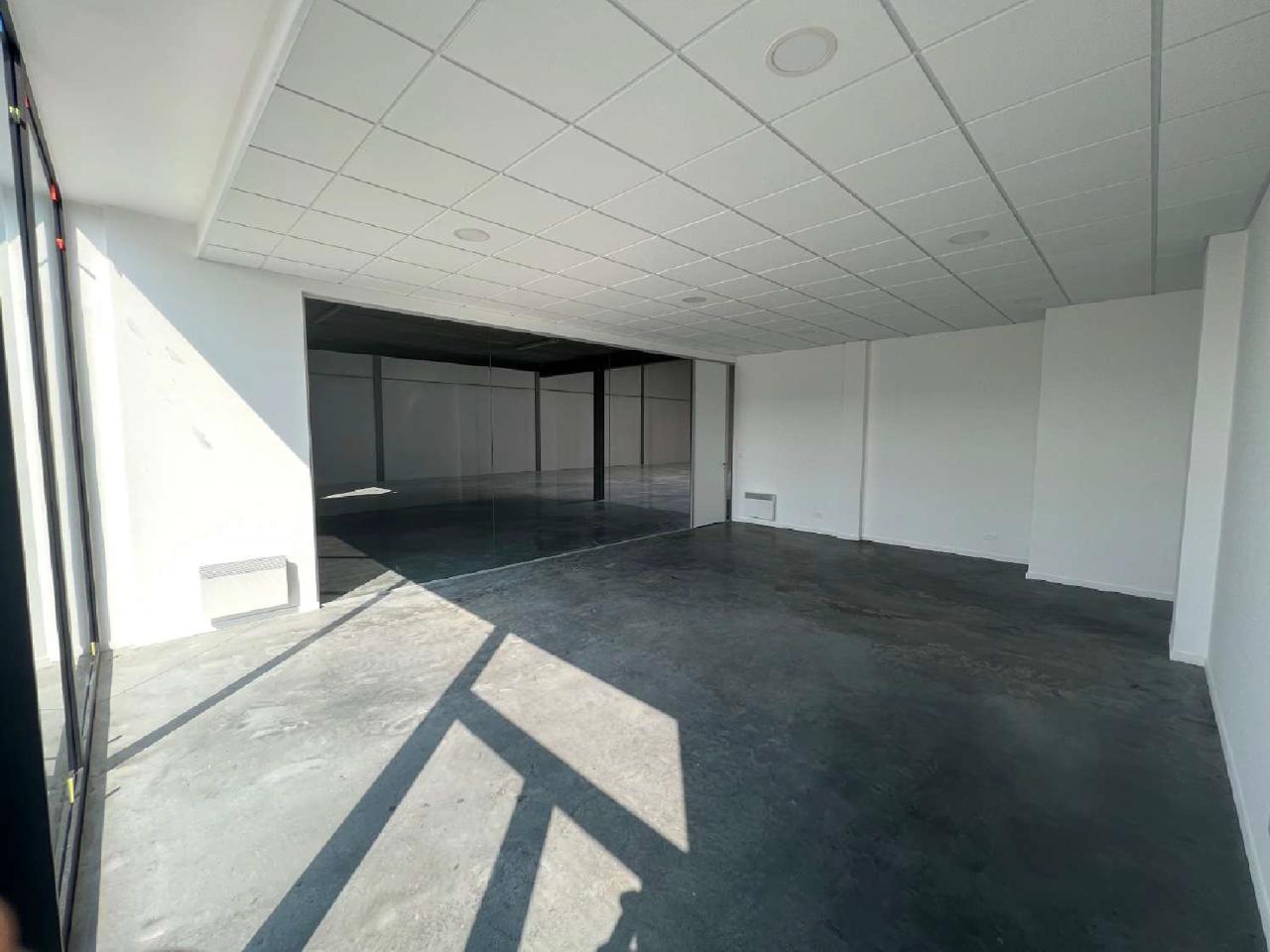 Local d'activité Neuville-en-Ferrain 527m² Location local d'activité Neuville-en-Ferrain Nord OLACT2308581 3